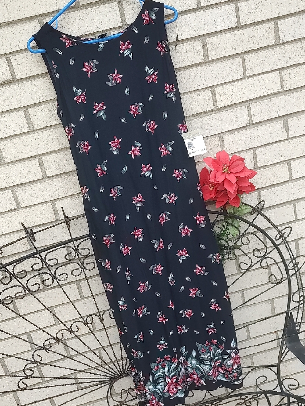 Flower Dress - Picture 6 of 10